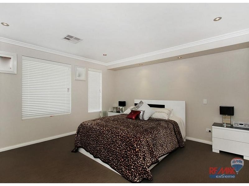 17 Seaside Ave, Yanchep WA 6035