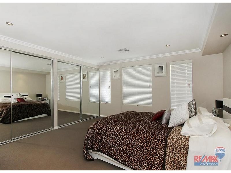 17 Seaside Ave, Yanchep WA 6035