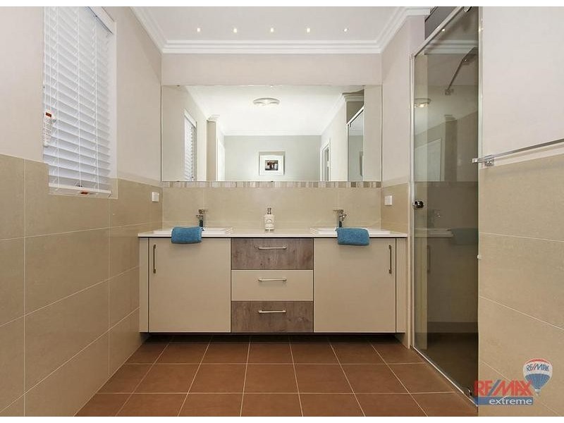 17 Seaside Ave, Yanchep WA 6035