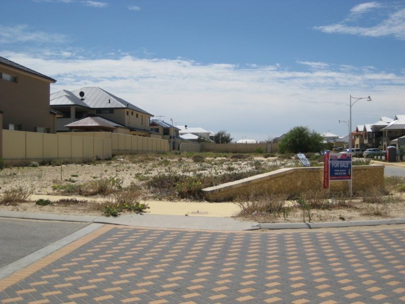 2 Fourmile Ave, Burns Beach WA 6028