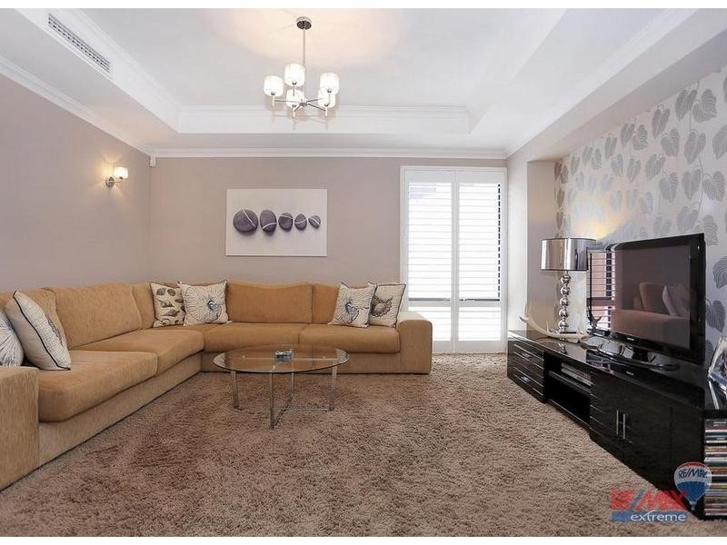 13 Tulum Approach, Iluka WA 6028