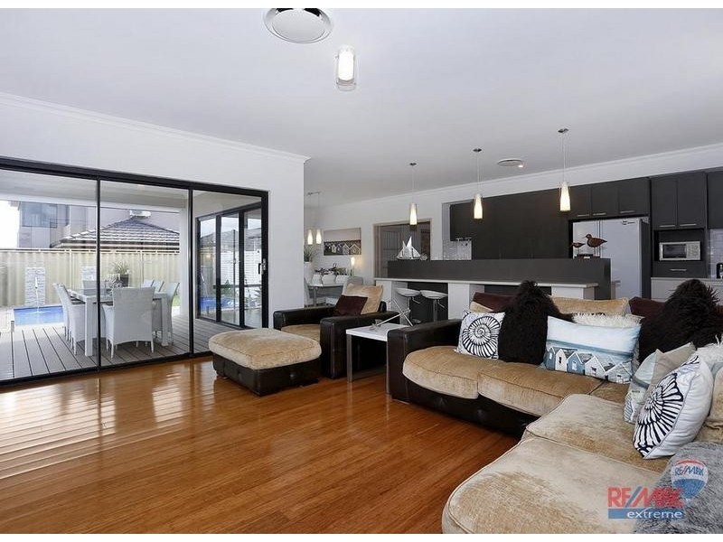 13 Tulum Approach, Iluka WA 6028