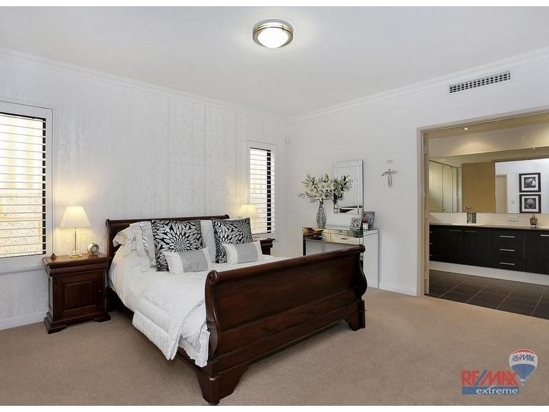 13 Tulum Approach, Iluka WA 6028