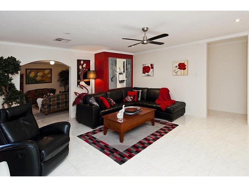 7 Napier Road, Marangaroo WA 6064