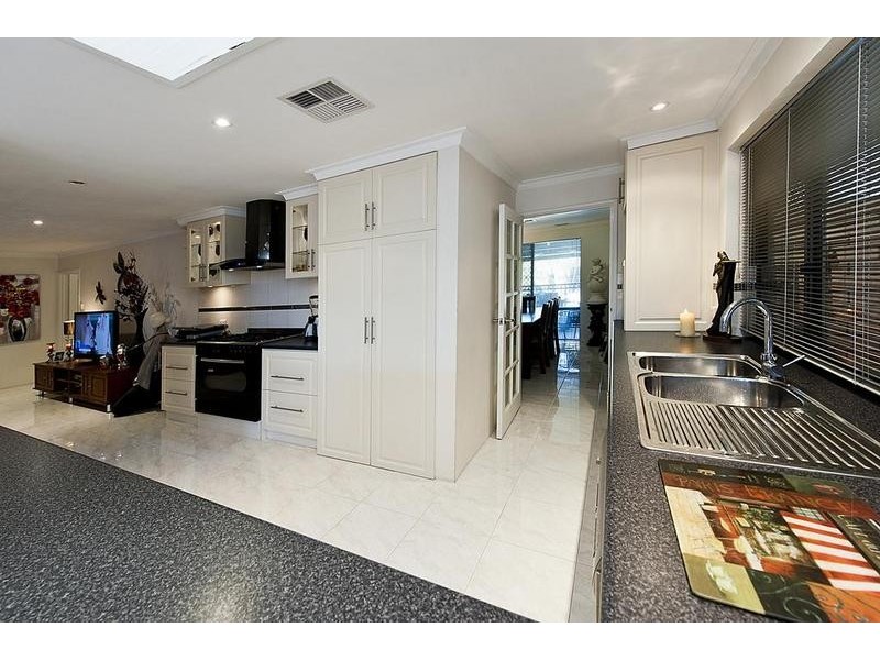 7 Napier Road, Marangaroo WA 6064