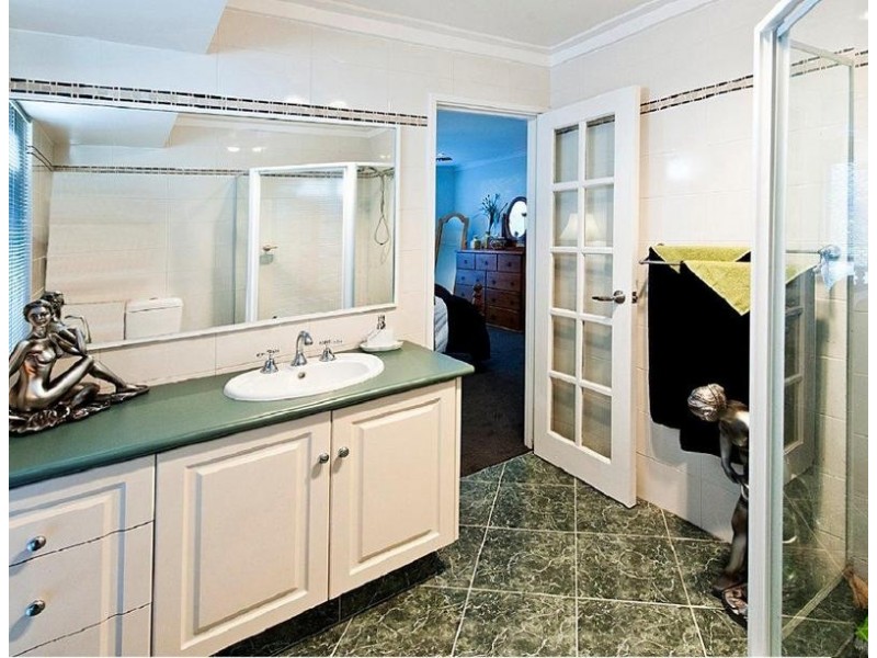 7 Napier Road, Marangaroo WA 6064