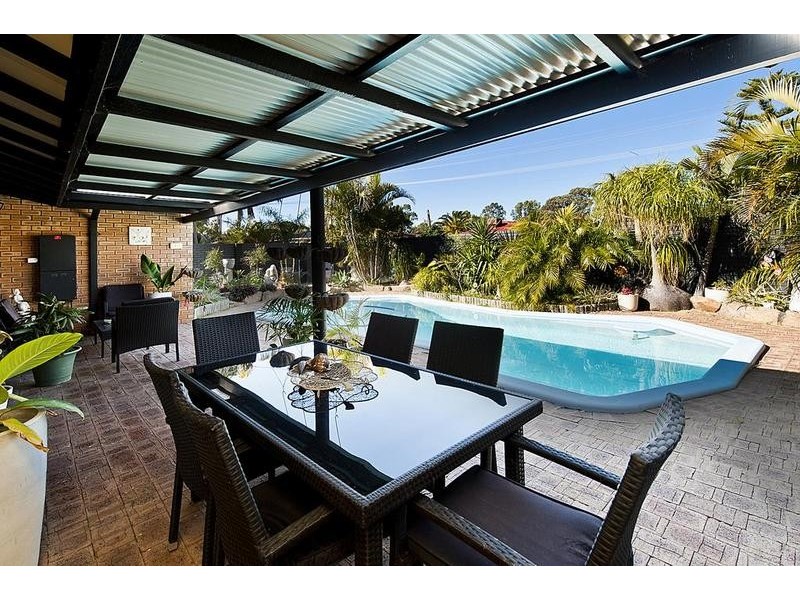 7 Napier Road, Marangaroo WA 6064