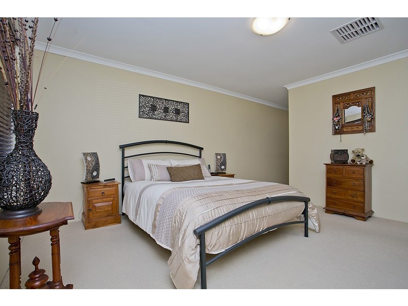 19 Hinckley Parkway, Hocking WA 6065