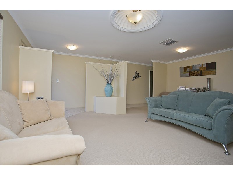 19 Hinckley Parkway, Hocking WA 6065