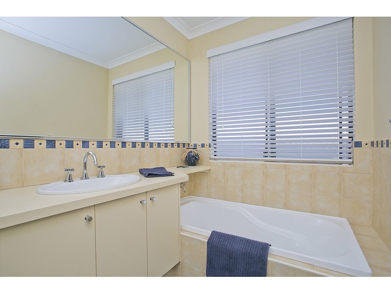 19 Hinckley Parkway, Hocking WA 6065