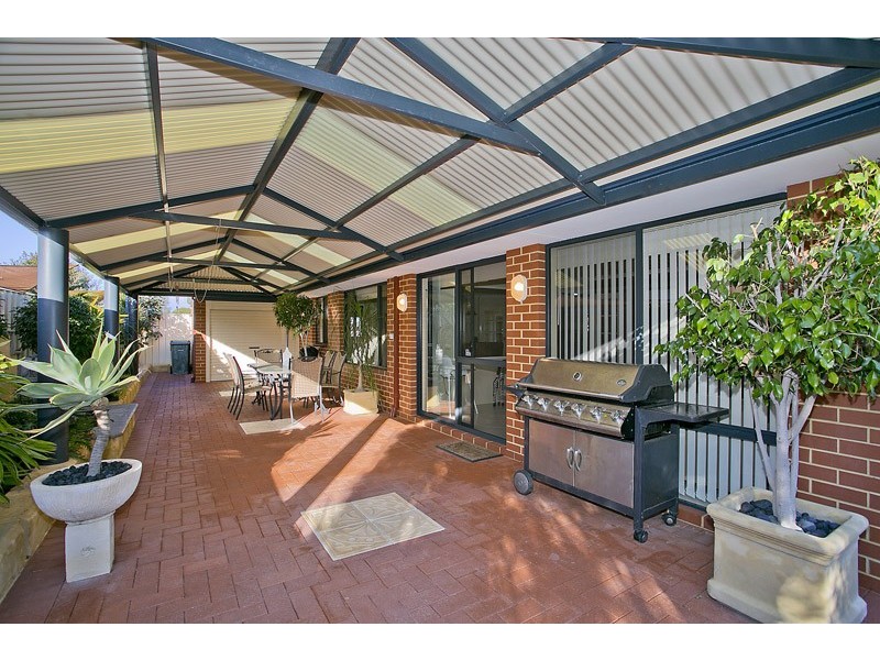 19 Hinckley Parkway, Hocking WA 6065