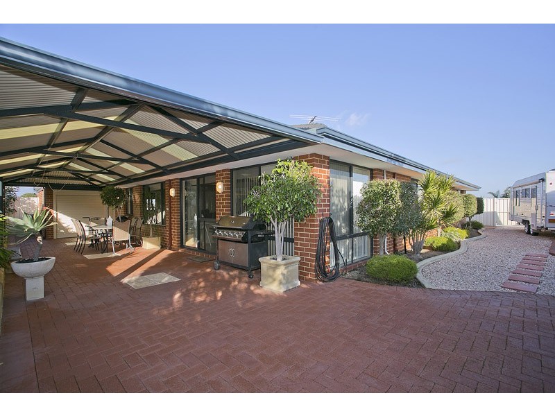 19 Hinckley Parkway, Hocking WA 6065