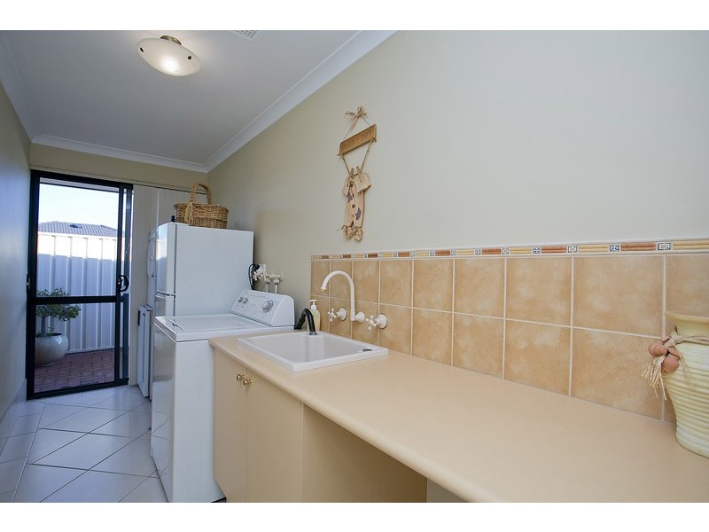 19 Hinckley Parkway, Hocking WA 6065