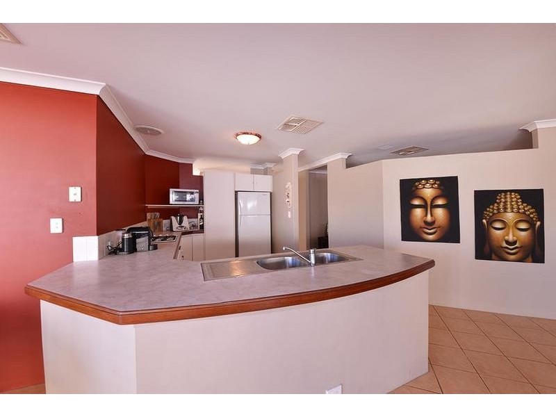 36 Bibbulmun Entrance, Sinagra WA 6065