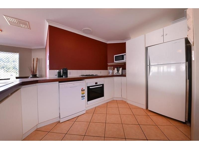 36 Bibbulmun Entrance, Sinagra WA 6065