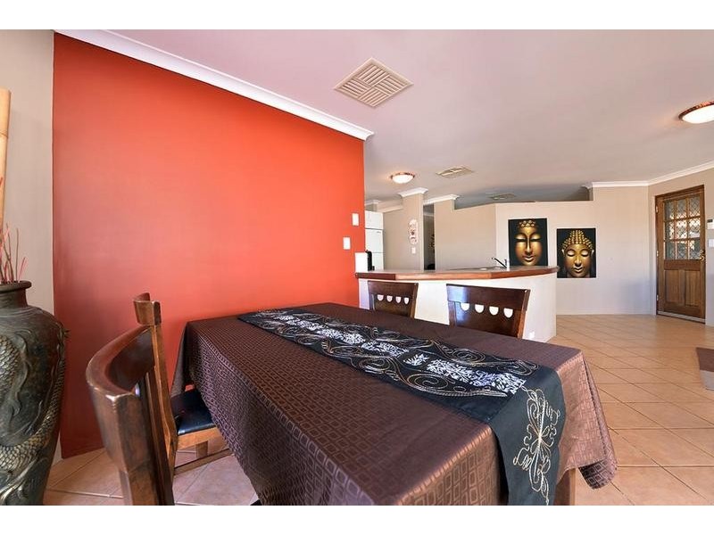 36 Bibbulmun Entrance, Sinagra WA 6065