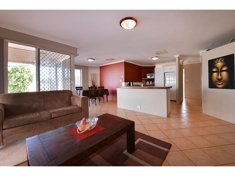 36 Bibbulmun Entrance, Sinagra WA 6065