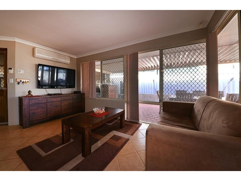 36 Bibbulmun Entrance, Sinagra WA 6065