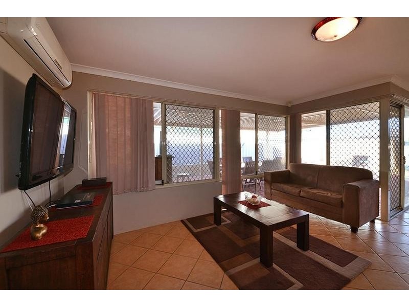 36 Bibbulmun Entrance, Sinagra WA 6065