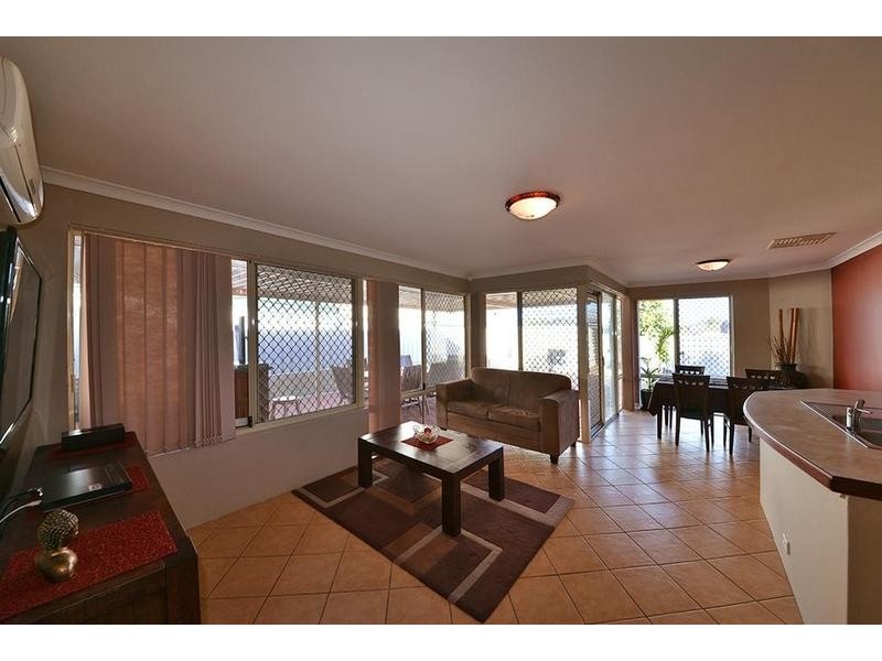 36 Bibbulmun Entrance, Sinagra WA 6065