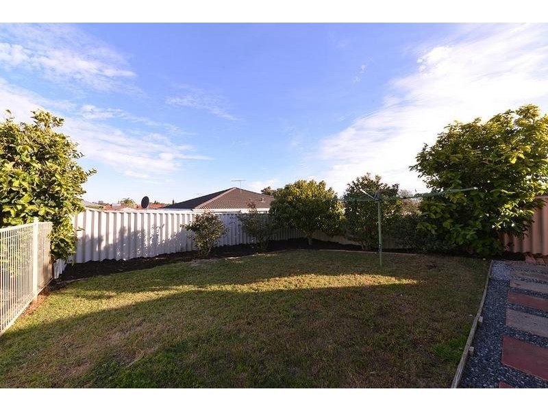 36 Bibbulmun Entrance, Sinagra WA 6065