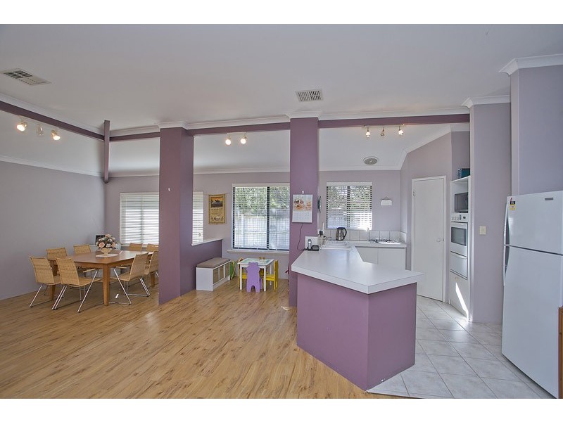16 Bembridge Loop, Hocking WA 6065