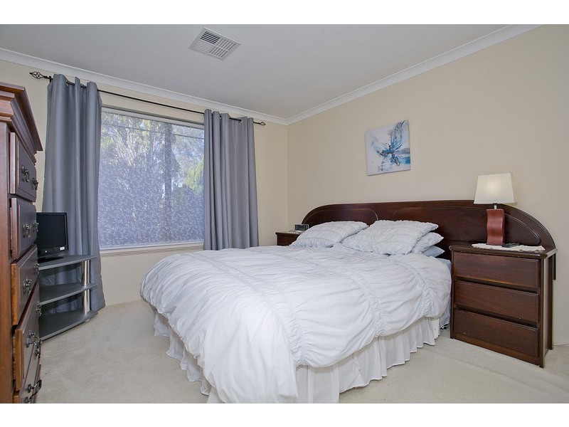 16 Bembridge Loop, Hocking WA 6065