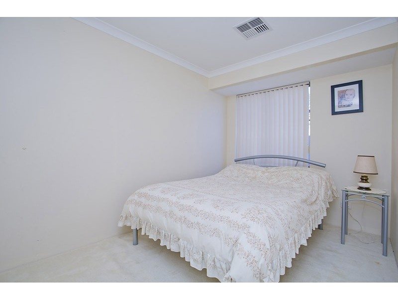 16 Bembridge Loop, Hocking WA 6065