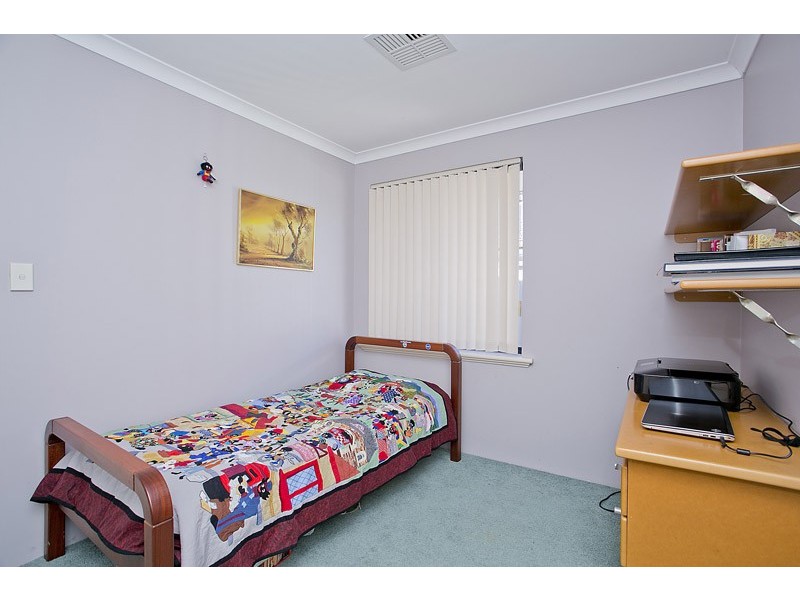 16 Bembridge Loop, Hocking WA 6065