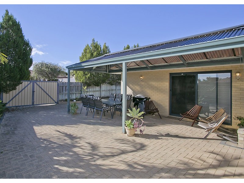 16 Bembridge Loop, Hocking WA 6065