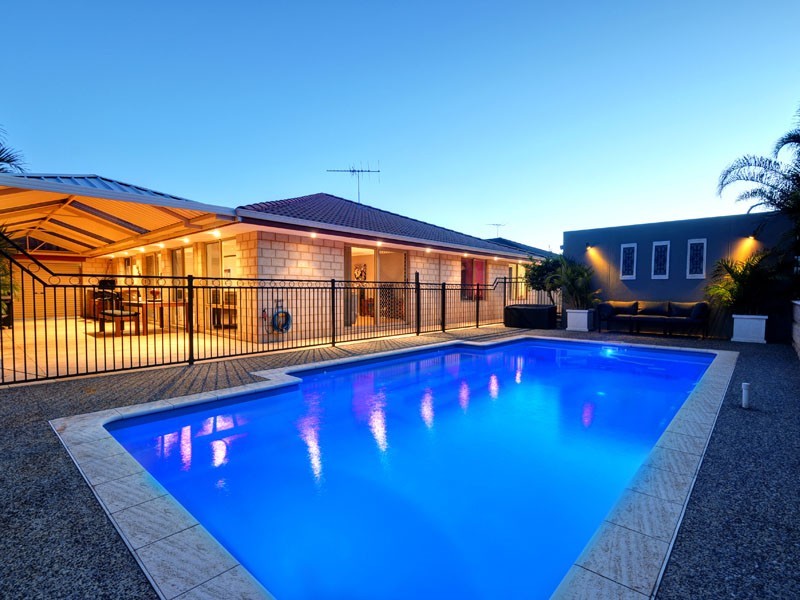 11 Kensington Way, Pearsall WA 6065