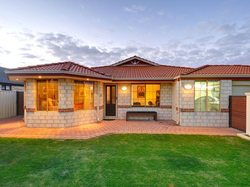 11 Kensington Way, Pearsall WA 6065