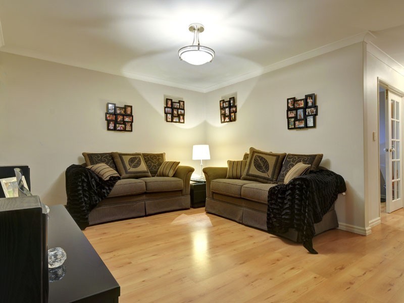 11 Kensington Way, Pearsall WA 6065