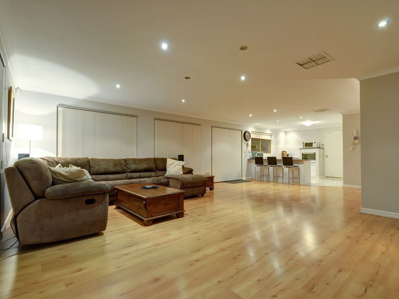 11 Kensington Way, Pearsall WA 6065