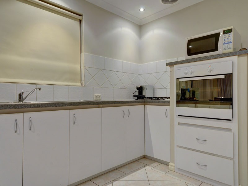 11 Kensington Way, Pearsall WA 6065