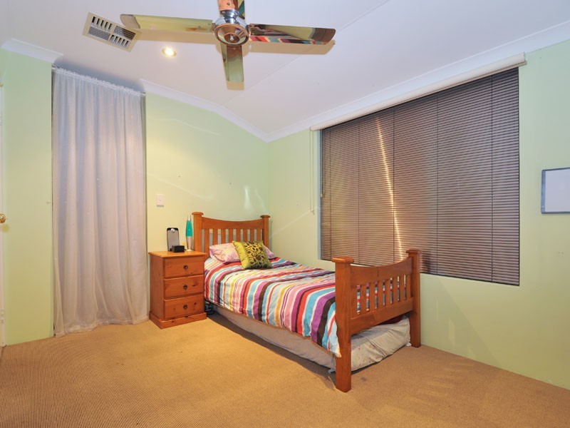 11 Kensington Way, Pearsall WA 6065