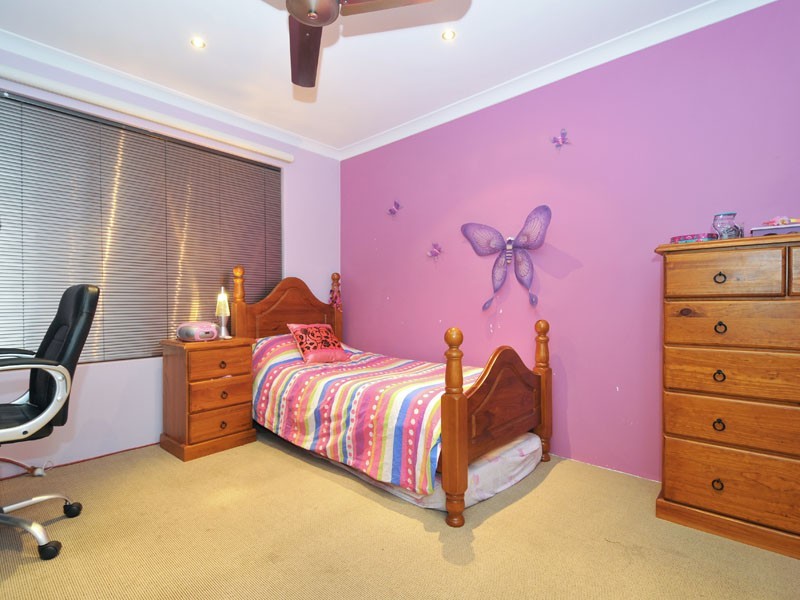 11 Kensington Way, Pearsall WA 6065