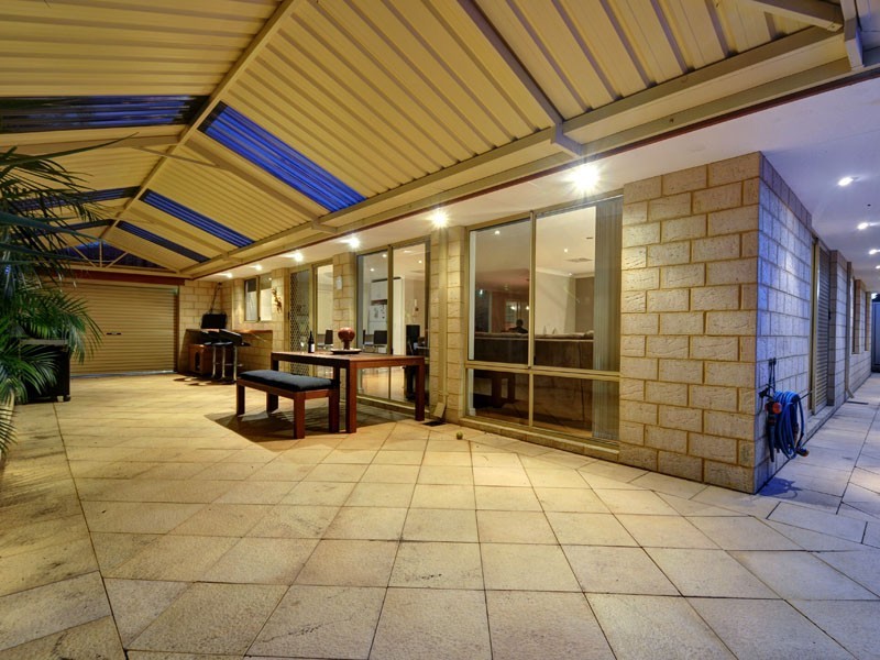 11 Kensington Way, Pearsall WA 6065