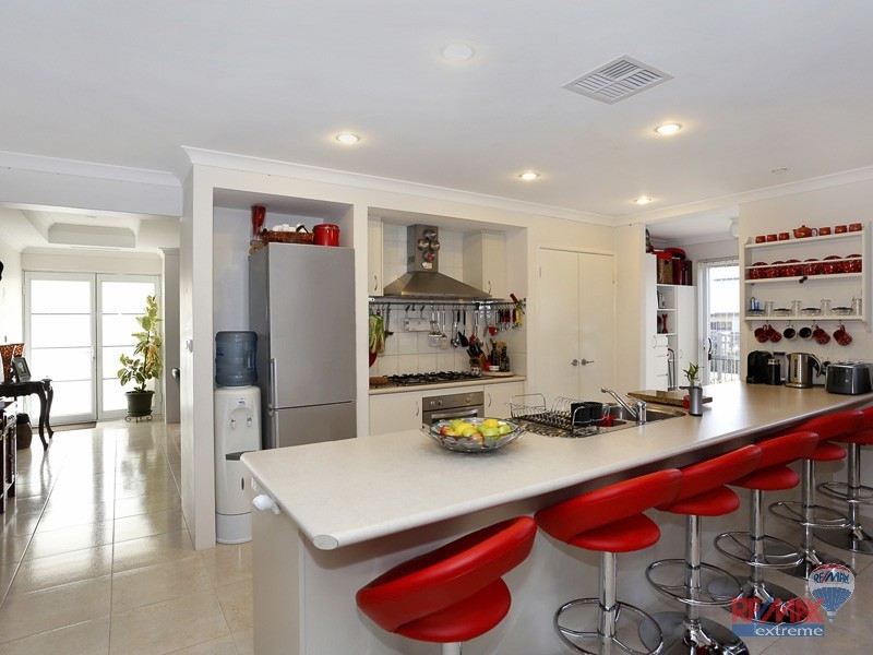 61 Seaspray Crescent, Jindalee WA 6036