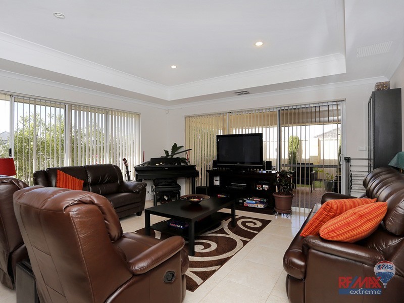 61 Seaspray Crescent, Jindalee WA 6036