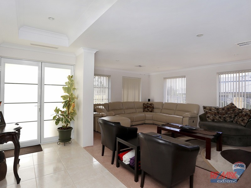 61 Seaspray Crescent, Jindalee WA 6036