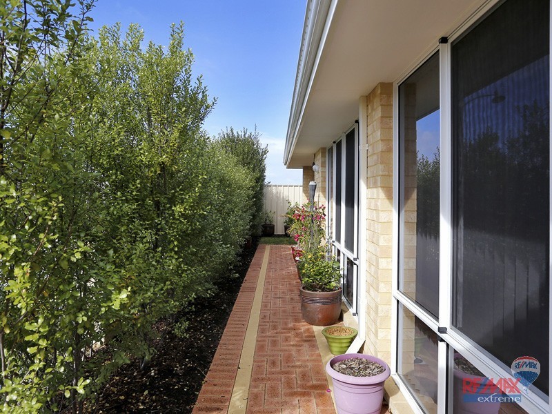 61 Seaspray Crescent, Jindalee WA 6036