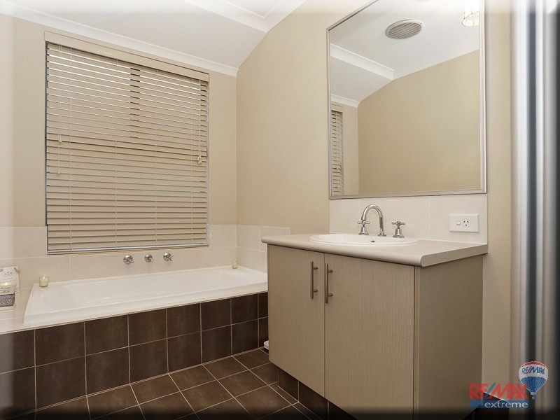 9 Cyandra Loop*, Banksia Grove WA 6031