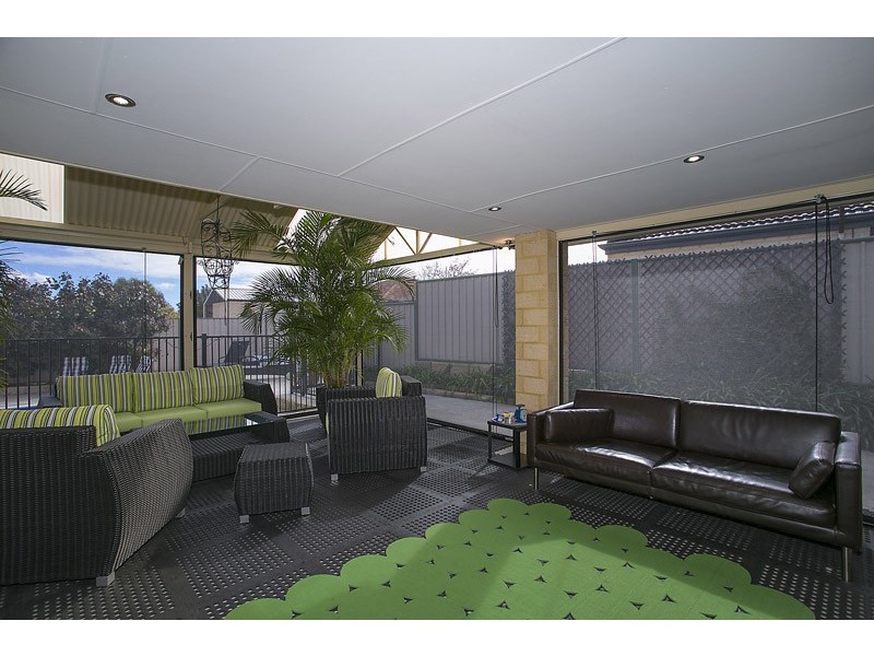 6 Faranda Close, Hocking WA 6065