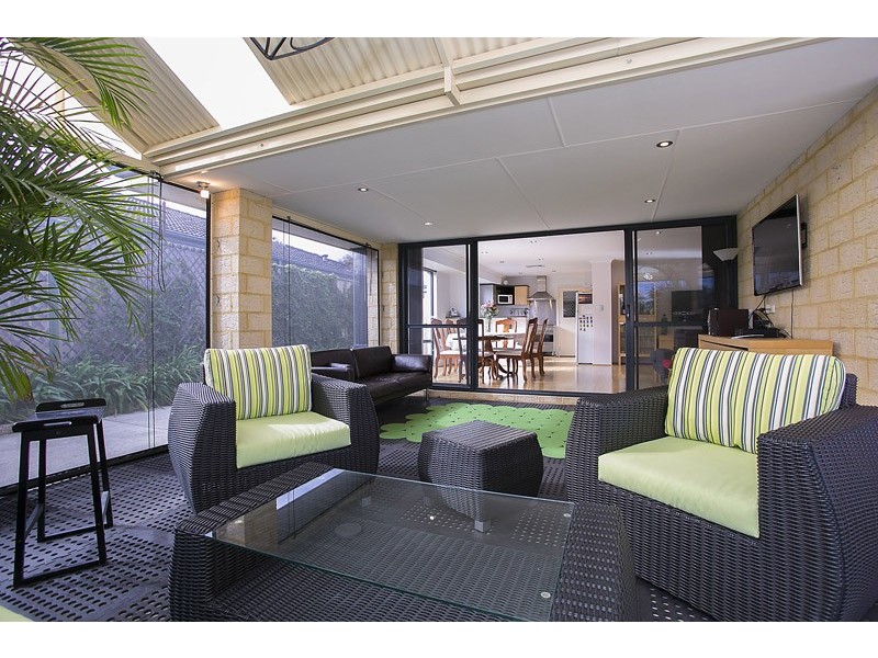 6 Faranda Close, Hocking WA 6065