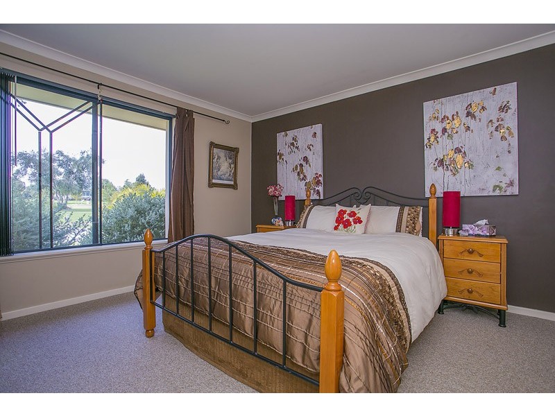 6 Faranda Close, Hocking WA 6065