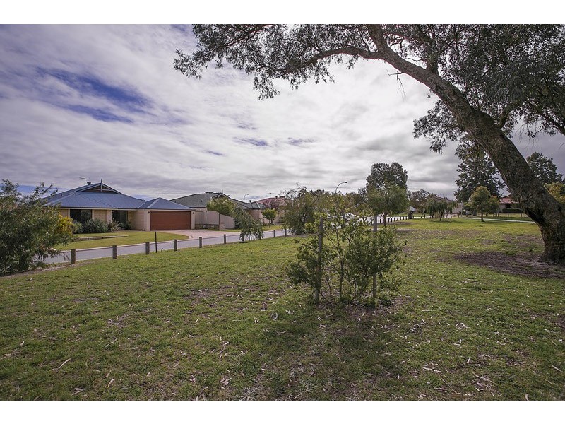 6 Faranda Close, Hocking WA 6065