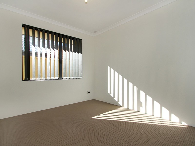 32 Finglas Meander, Butler WA 6036