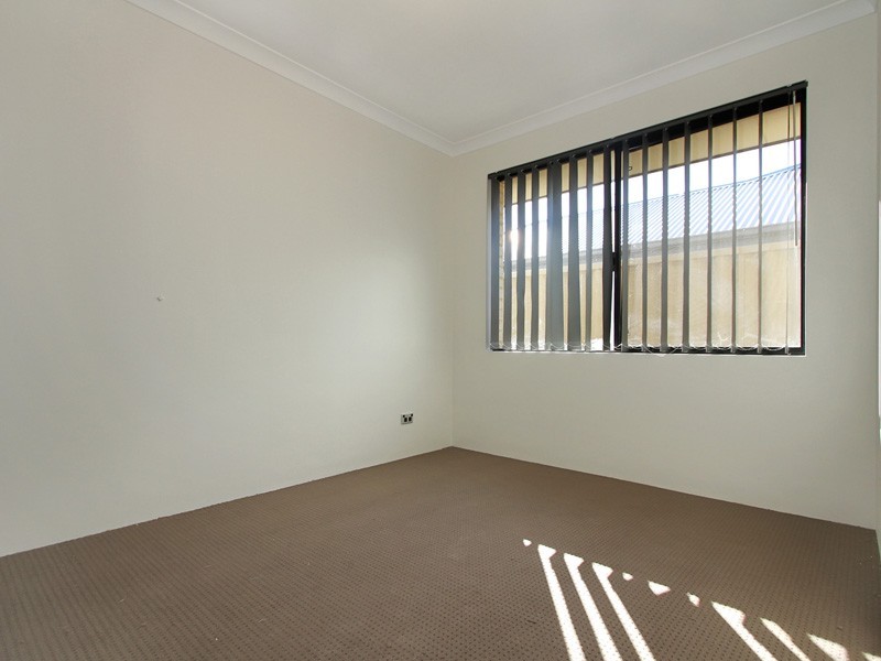 32 Finglas Meander, Butler WA 6036