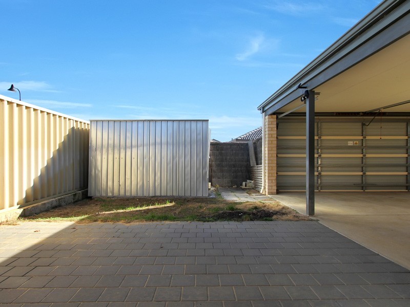 32 Finglas Meander, Butler WA 6036